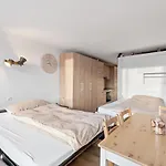 Apartment Chaleureux A Anzere, Accessible A Ski, Proche De