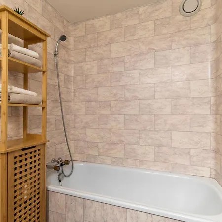 Chaleureux A Anzere, Accessible A Ski, Proche De