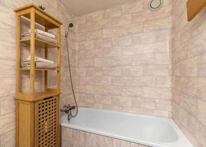 Chaleureux A Anzere, Accessible A Ski, Proche De